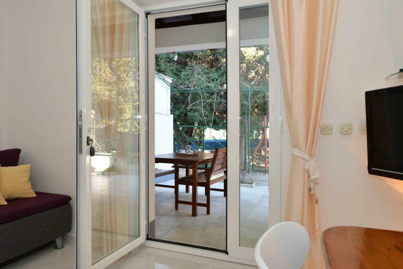 Apartmani Dora Μούρτερ Εξωτερικό φωτογραφία