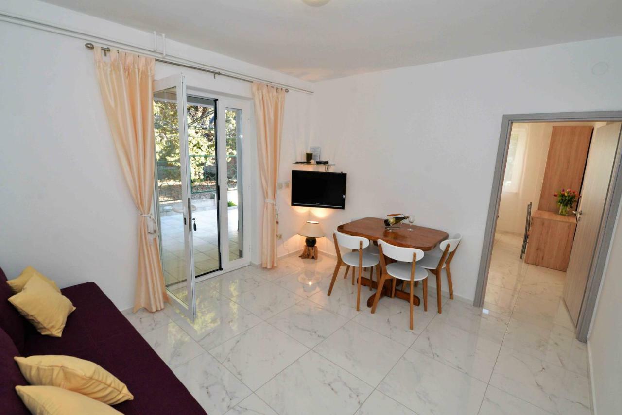 Apartmani Dora Μούρτερ Εξωτερικό φωτογραφία
