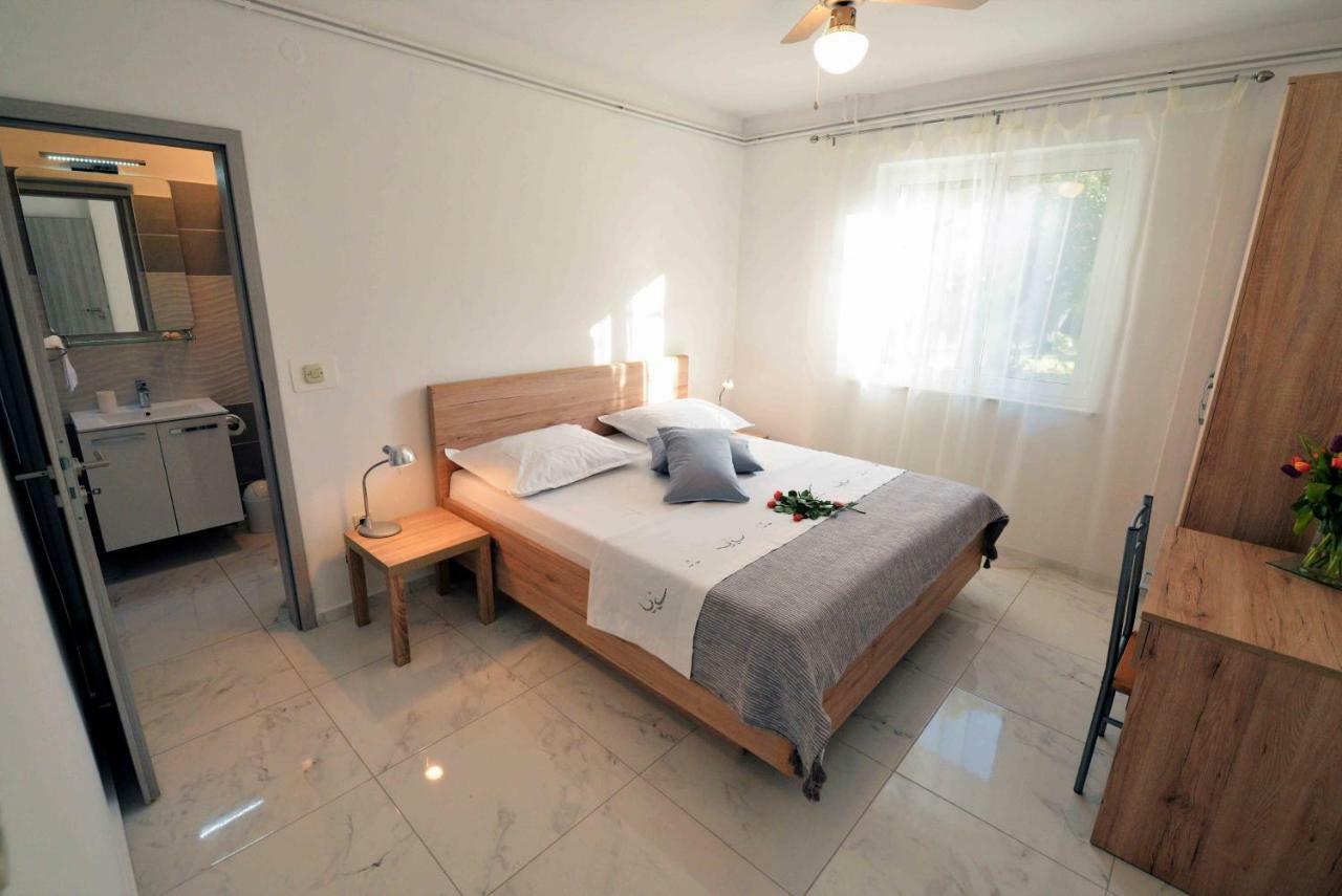Apartmani Dora Μούρτερ Εξωτερικό φωτογραφία