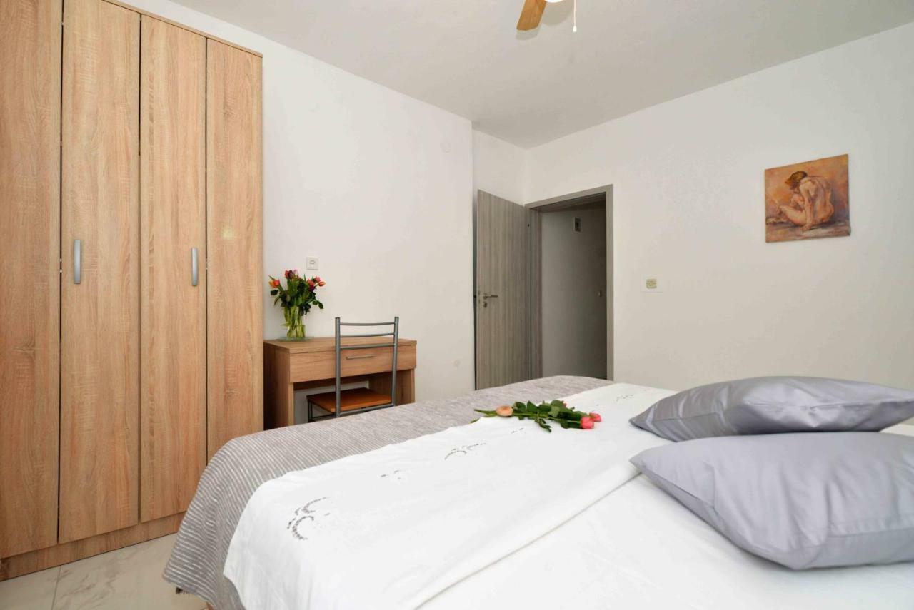 Apartmani Dora Μούρτερ Εξωτερικό φωτογραφία