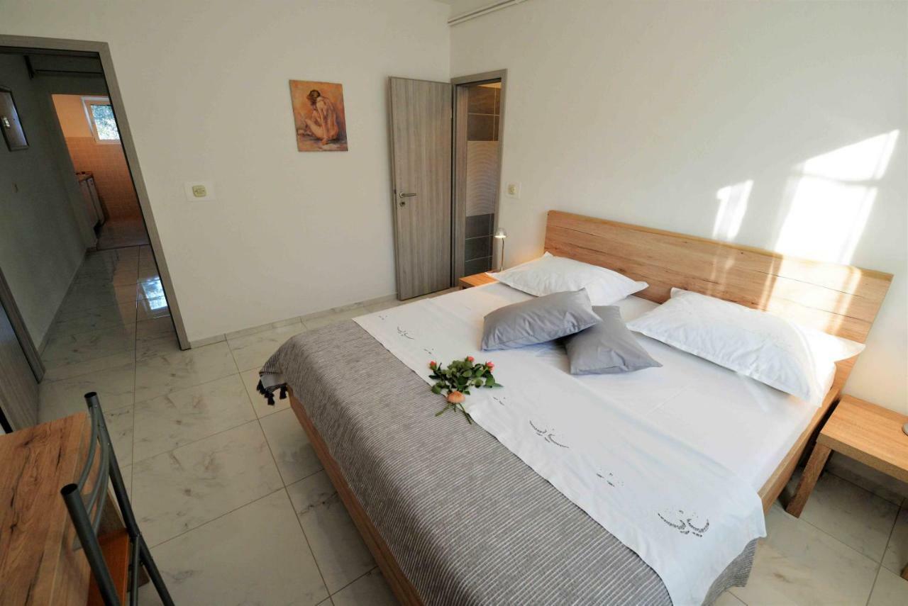 Apartmani Dora Μούρτερ Εξωτερικό φωτογραφία