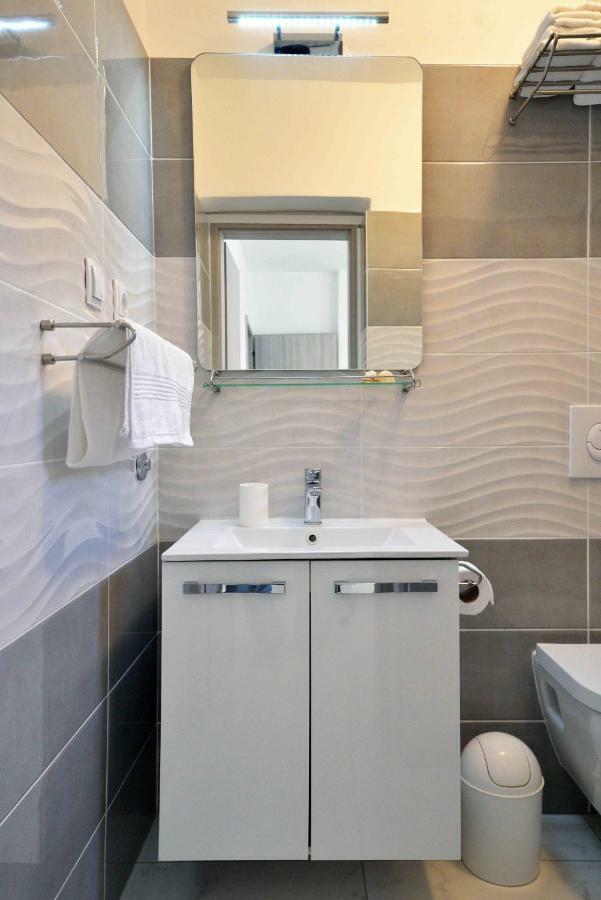 Apartmani Dora Μούρτερ Εξωτερικό φωτογραφία