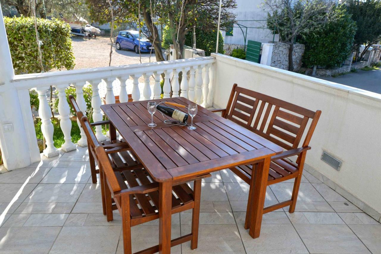 Apartmani Dora Μούρτερ Εξωτερικό φωτογραφία