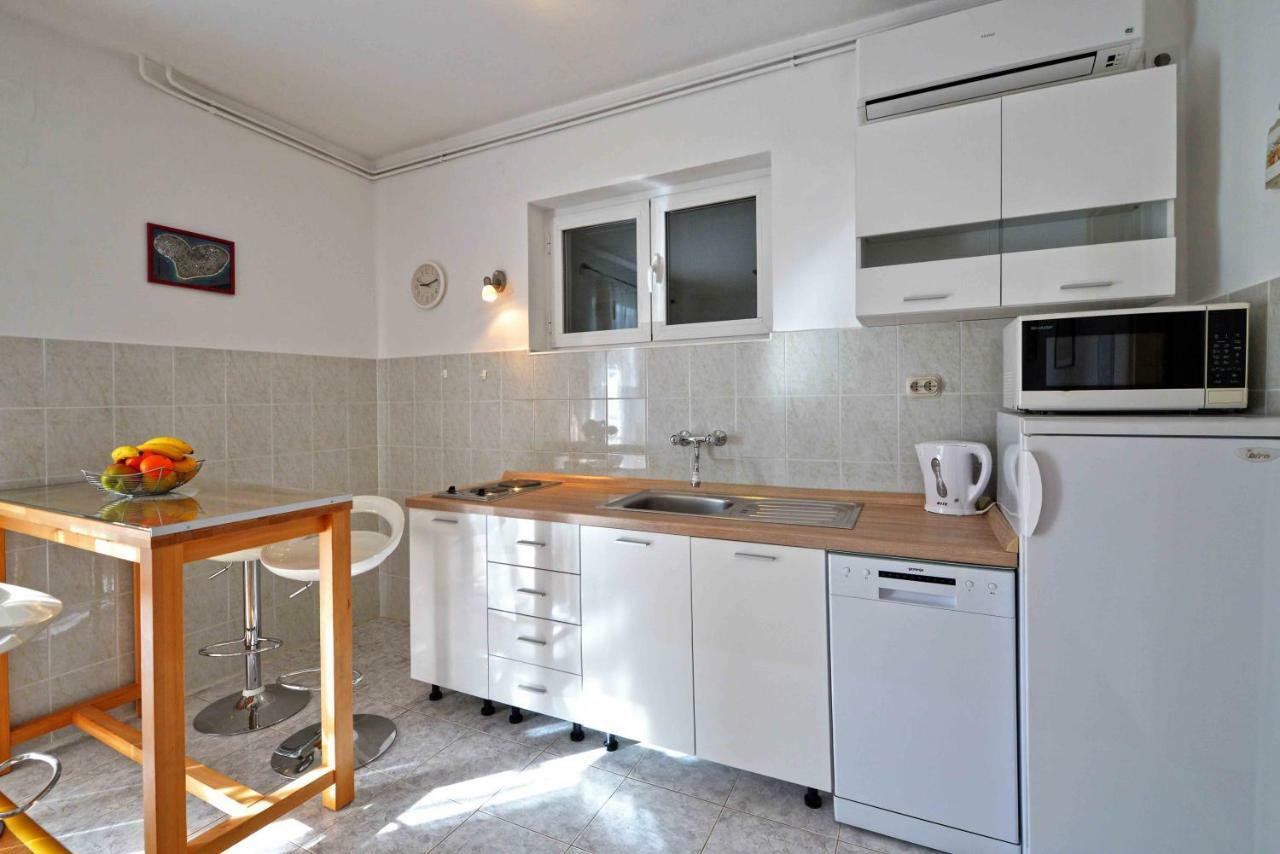 Apartmani Dora Μούρτερ Εξωτερικό φωτογραφία