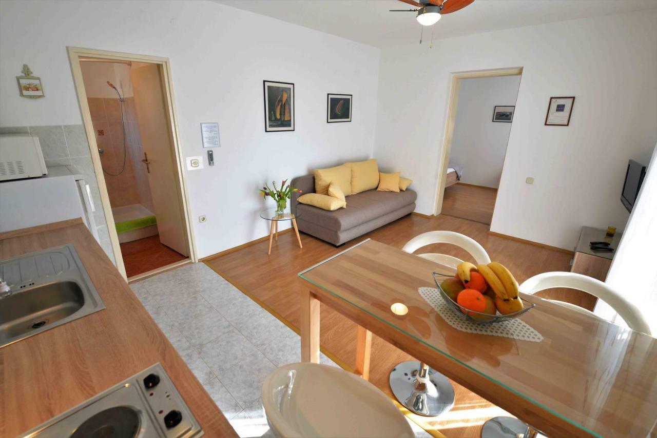 Apartmani Dora Μούρτερ Εξωτερικό φωτογραφία