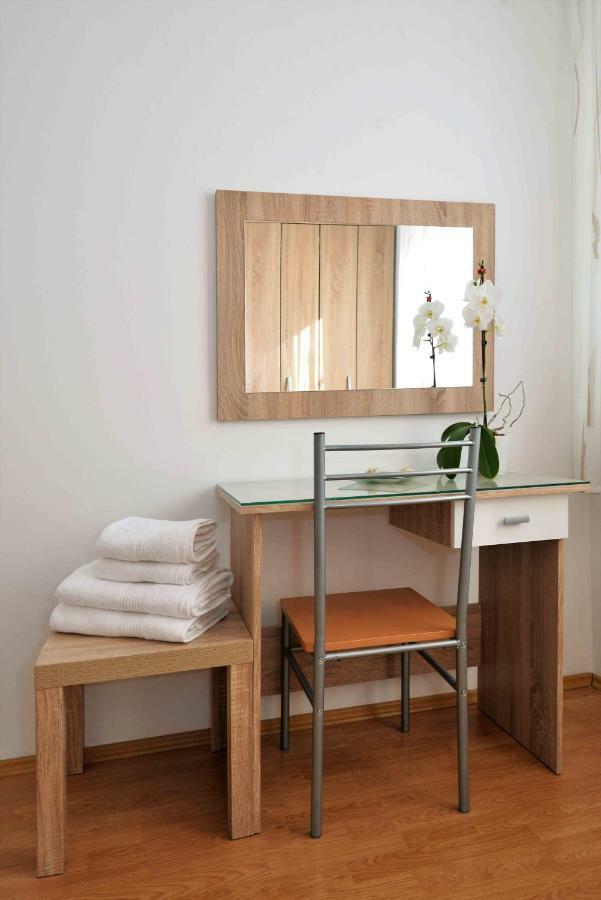Apartmani Dora Μούρτερ Εξωτερικό φωτογραφία