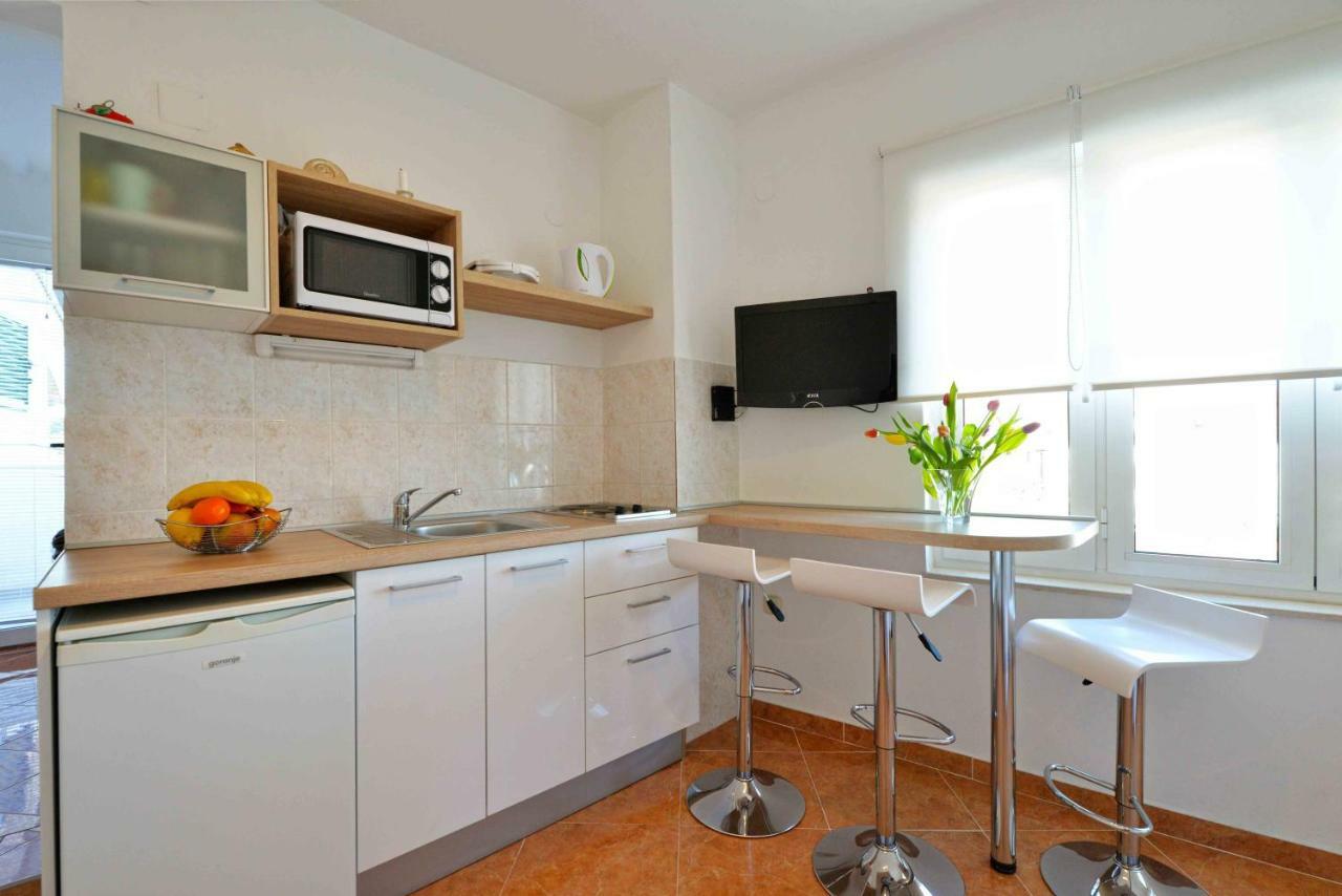 Apartmani Dora Μούρτερ Εξωτερικό φωτογραφία