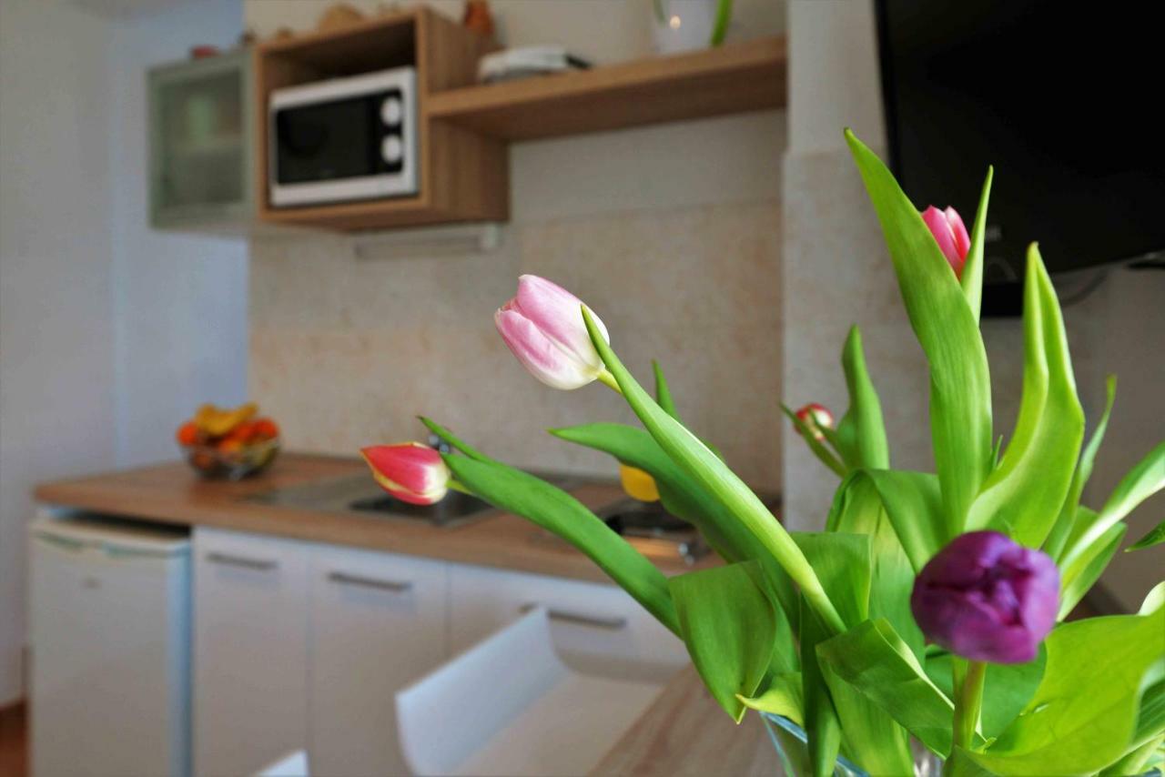 Apartmani Dora Μούρτερ Εξωτερικό φωτογραφία