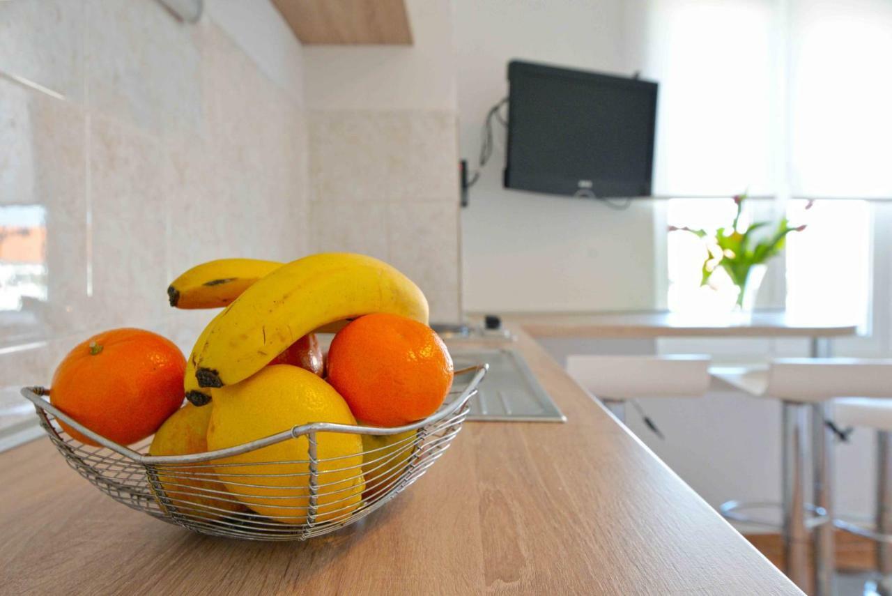 Apartmani Dora Μούρτερ Εξωτερικό φωτογραφία