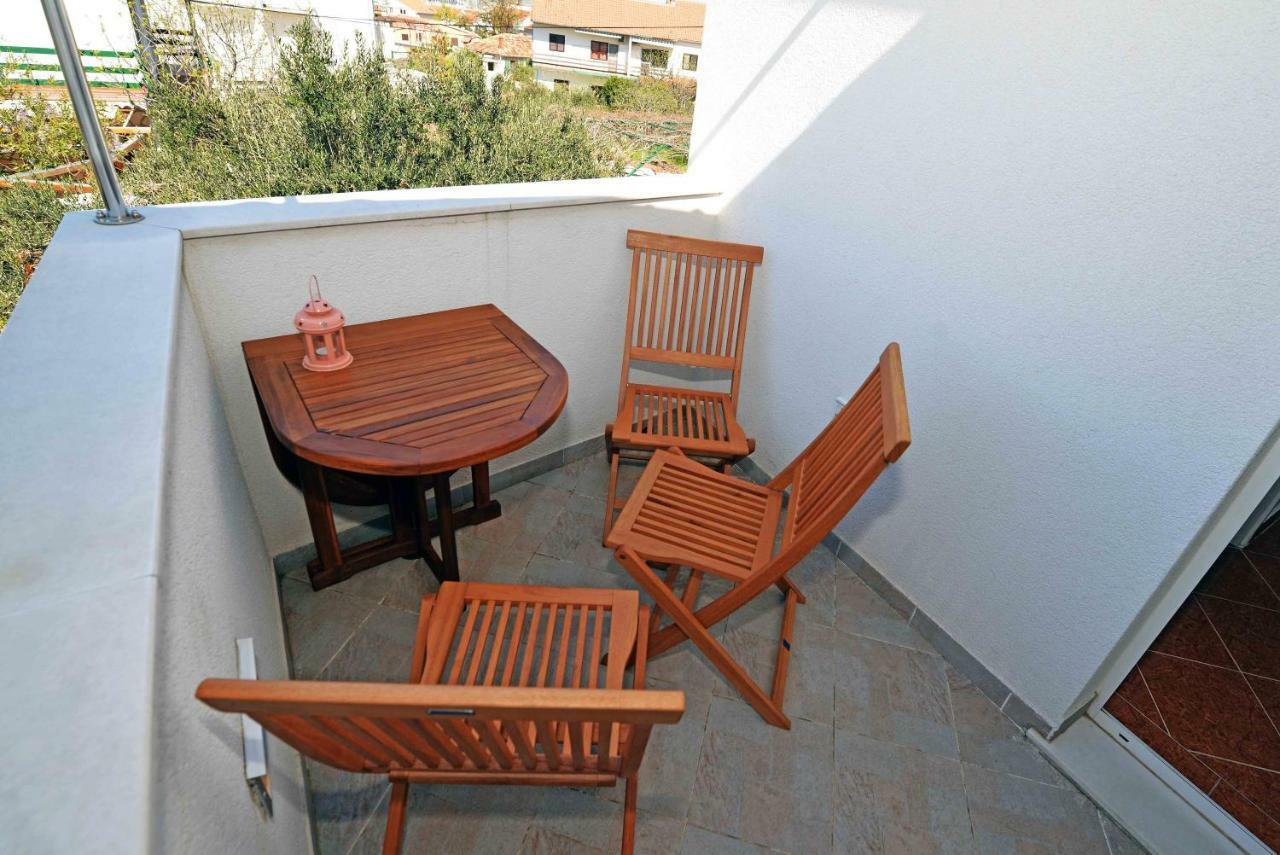 Apartmani Dora Μούρτερ Εξωτερικό φωτογραφία